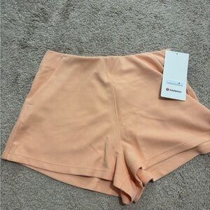 lululemon ribbed aiftstreme hr short 2”